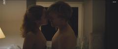 Julia Jentsch topless in Auf Einmal