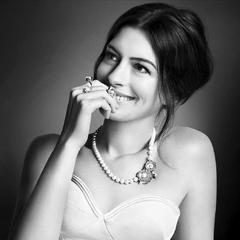 Anne Hathaway for Keer Campaign 2016