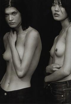 Malgosia Bela and Kahya Lee topless in jeans