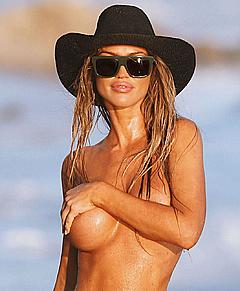 Charlie Riina cover her nude tits