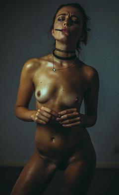 Tess Dimos full frontal nude