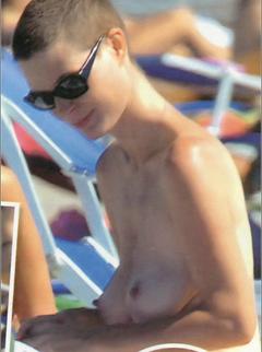 Jane Alexander nude tits on a beach paparazzi photo