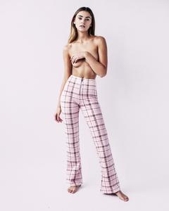 Stefanie Giesinger topless cover her tits