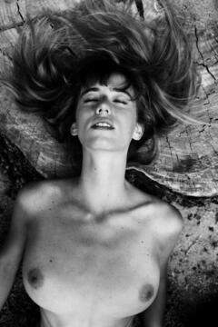 Eliza Sys nude tits by Andrea Gandini