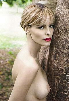 Yasmin Brunet topless in nature