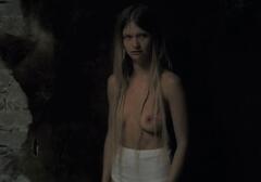 Syama Rayner topless at La terra delle donne