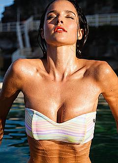 Rhiannon Fish cleavage in bikini