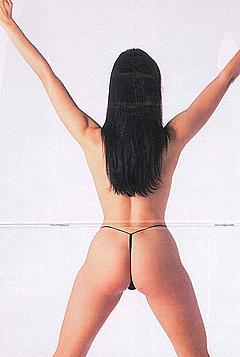 Pilar Rubio topless shows her round ass