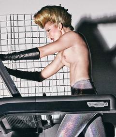 Eniko Mihalik topless