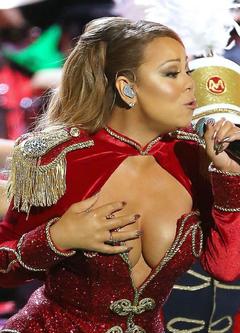 Mariah Carey cleavage on a stage