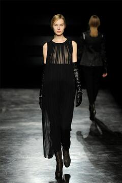 Anastasija Kondratjeva see through to tits runway image