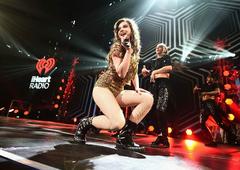 Hailee Steinfeld sexy preforms at KISS 108's Jingle Ball 2015 in Boston