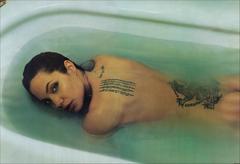 Angelina Jolie nude in bathtub for Vanity Fair
