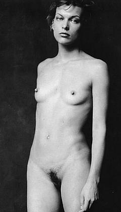 Actress Milla Jovovich full frontal nude
