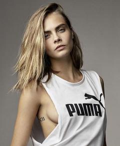 Cara Delevingne sideboob